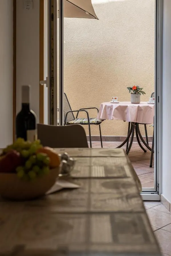 Apartmani Matic Moscenicka Draga Apartment